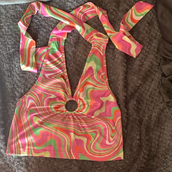 FUN | groovy halter top - Picture 1 of 3
